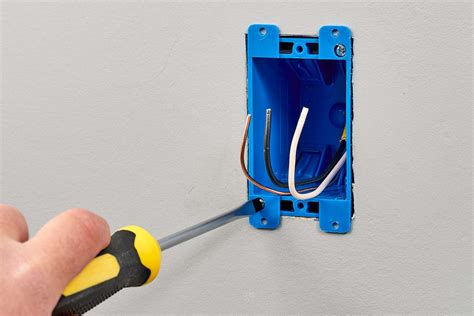 how do remodeling electrical boxes work|install old construction electrical box.